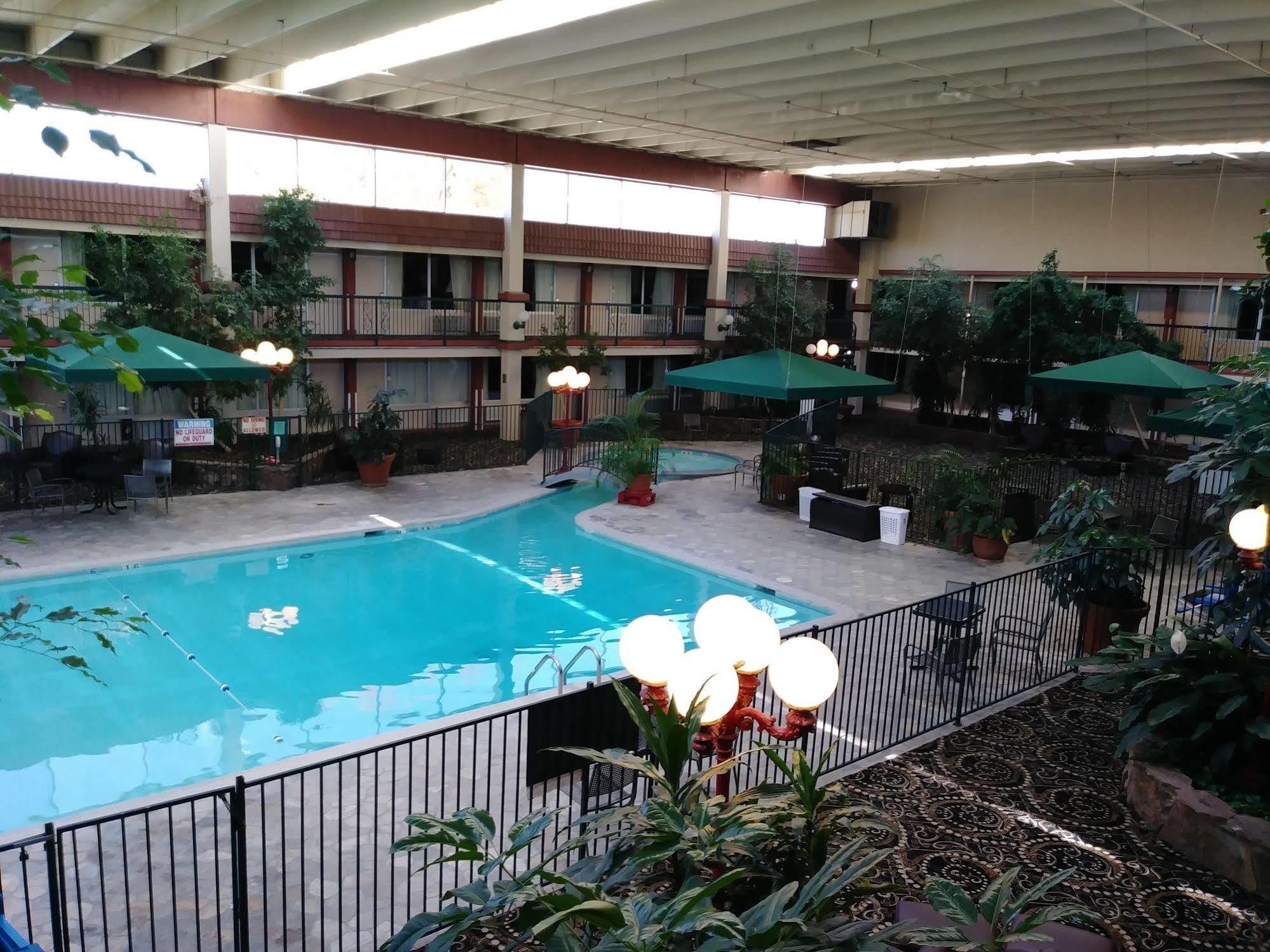 Quality Inn & Suites Fort Collins Exterior foto